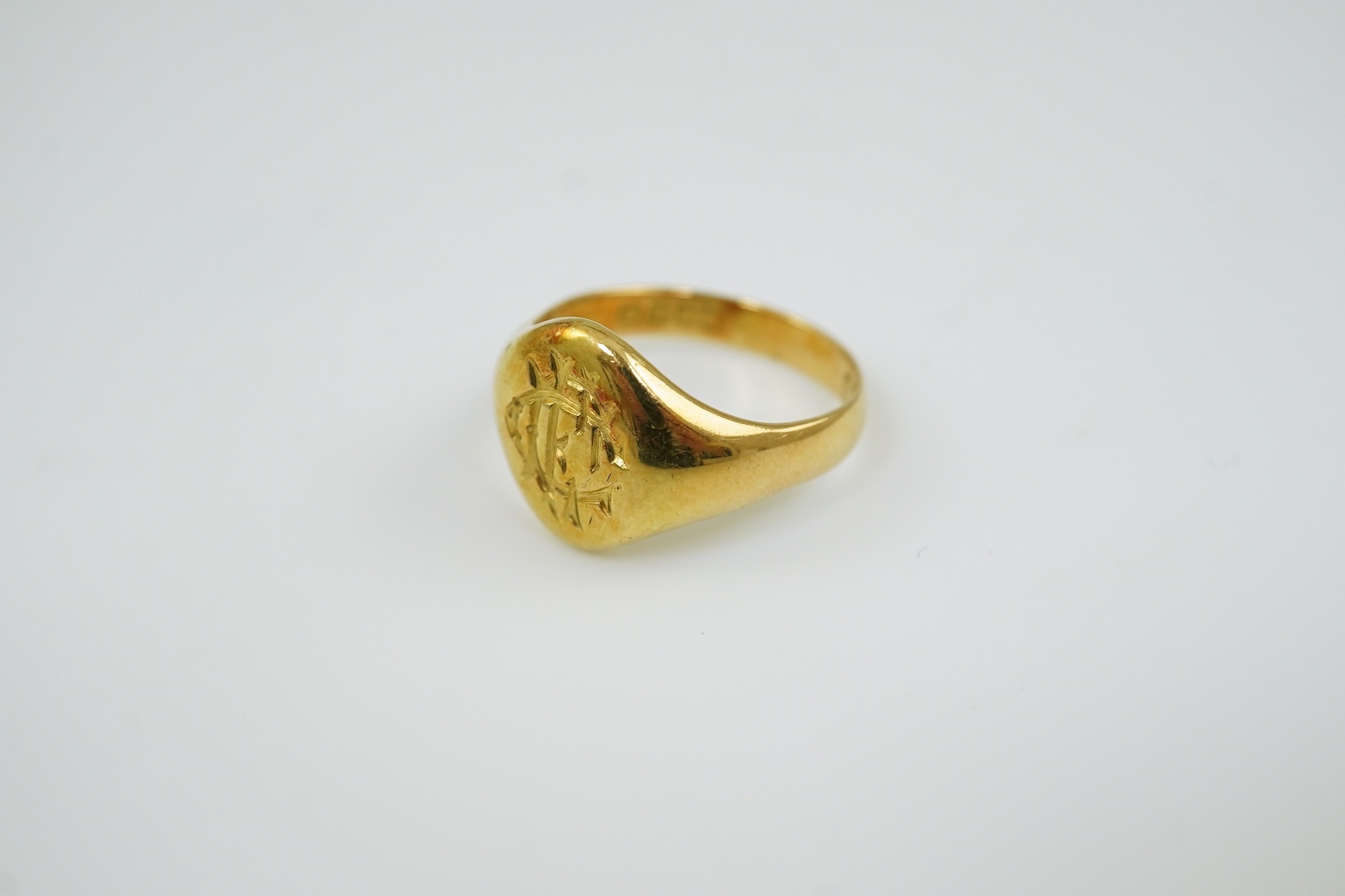 An early 20th century 18ct gold signet ring